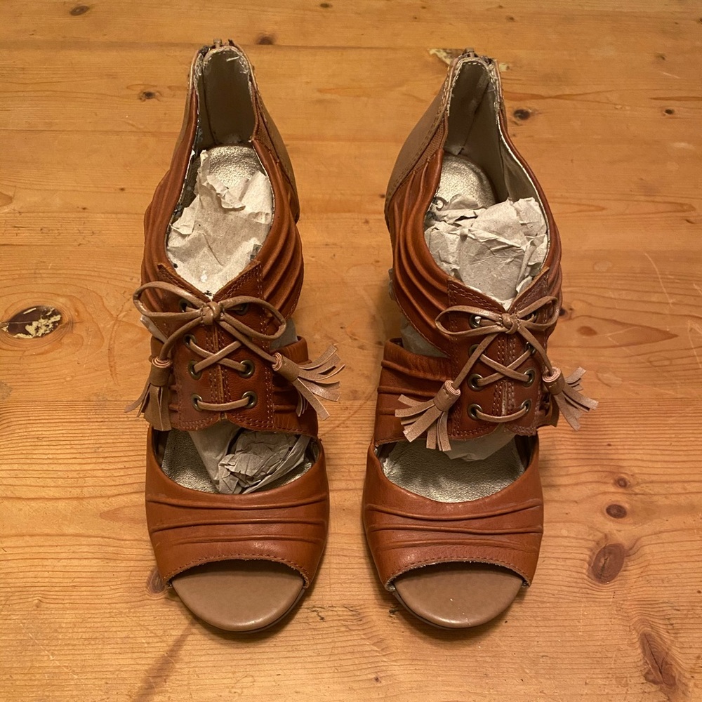 Seychelles Special Edition Solo II Heels Size 9
